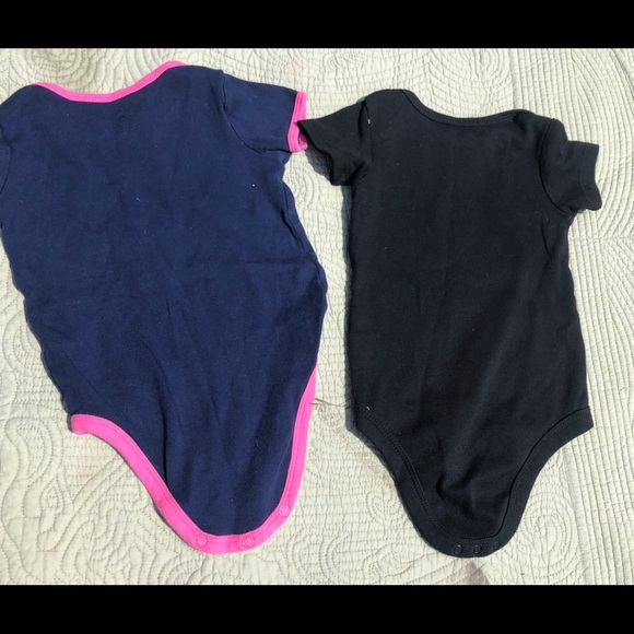 Set of 2 Infant Onesies - Picture 4 of 4